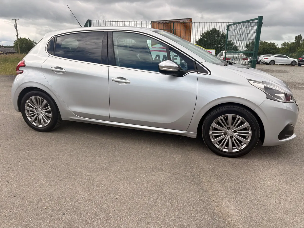Peugeot 208 2018 - Image 4