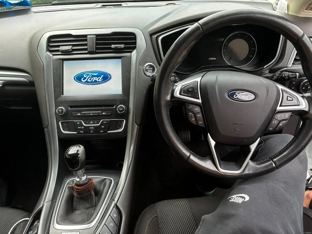 Ford Mondeo 2.0TDCi 150ps Titanium - Image 4