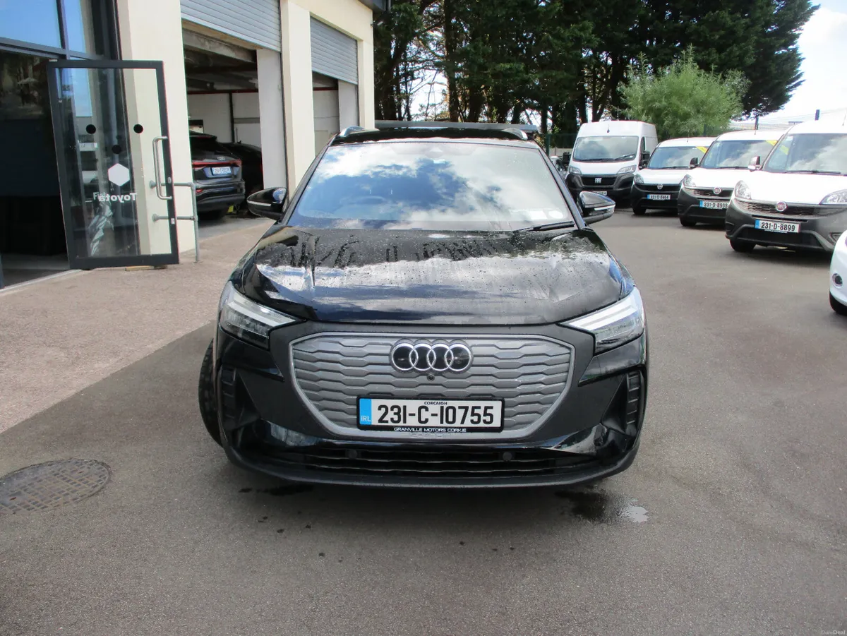 Audi e-tron 40 Advance 2023 - Image 2