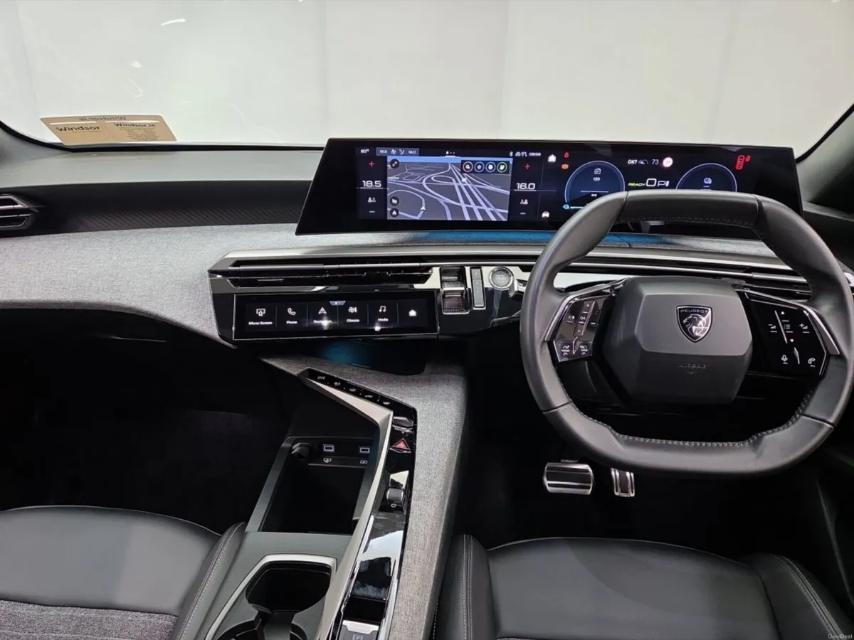 Peugeot 3008 Allure 73kWh EV - Image 3