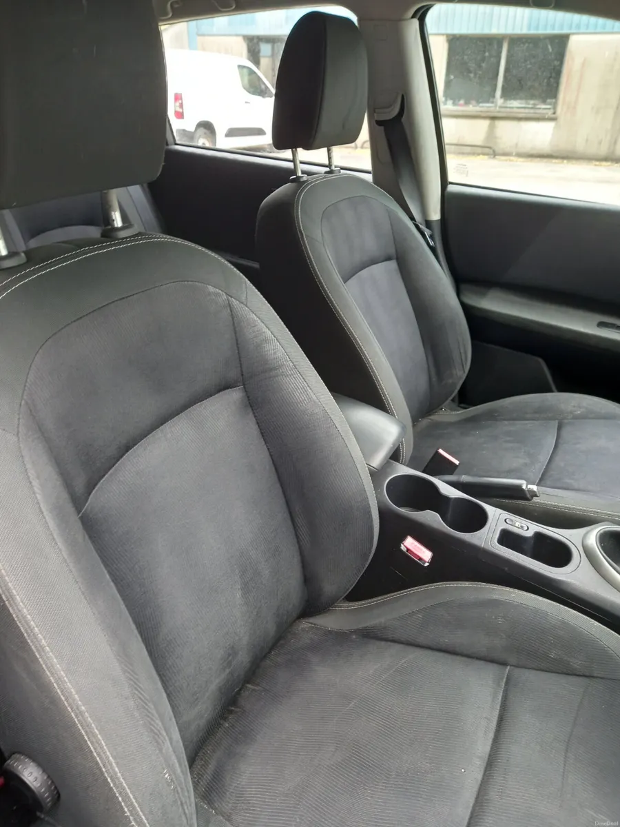 2010 Nissan Qashqai 1.5 Diesel - Image 3