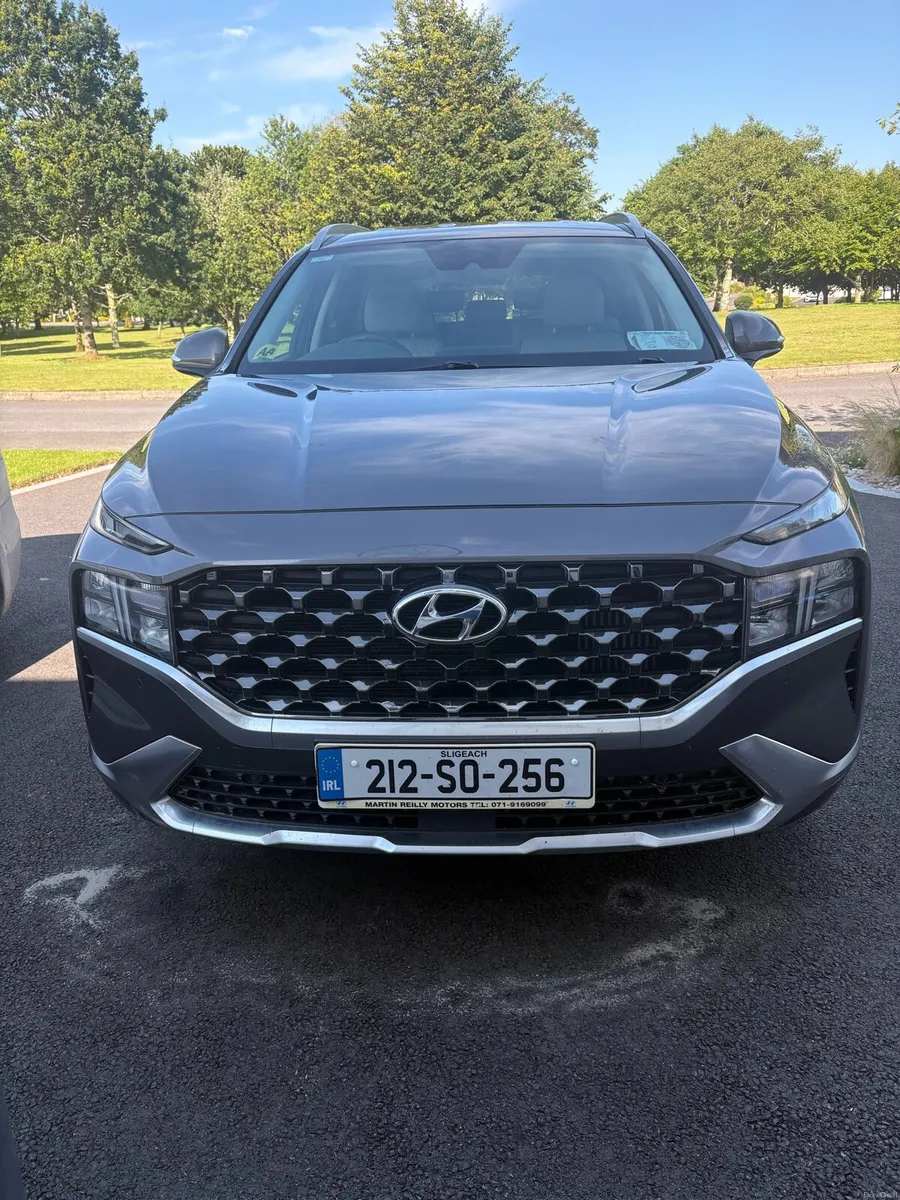 212 Hyundai Santa Fe PHEV Executive Plus - Image 1