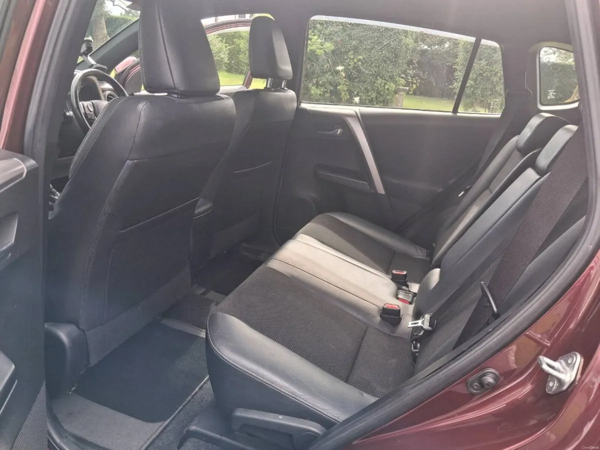 Car - Image 5