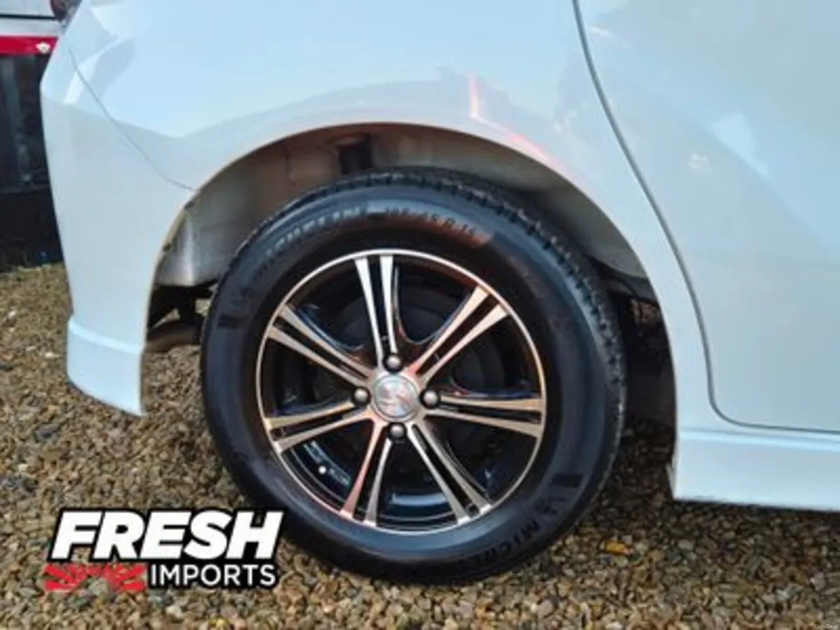 HONDA FREED HYBRID LOW KM - Image 5