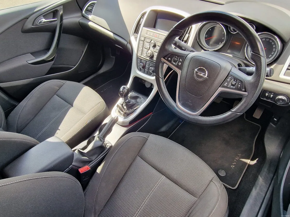 Opel Astra SRI 1.6CTDi - Image 5