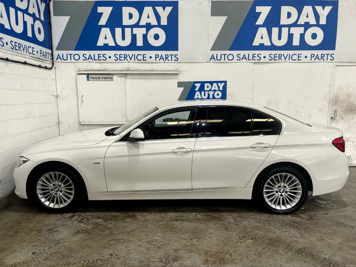 BMW 3-Series 320D AUTO LUXURY MODEL - Image 4