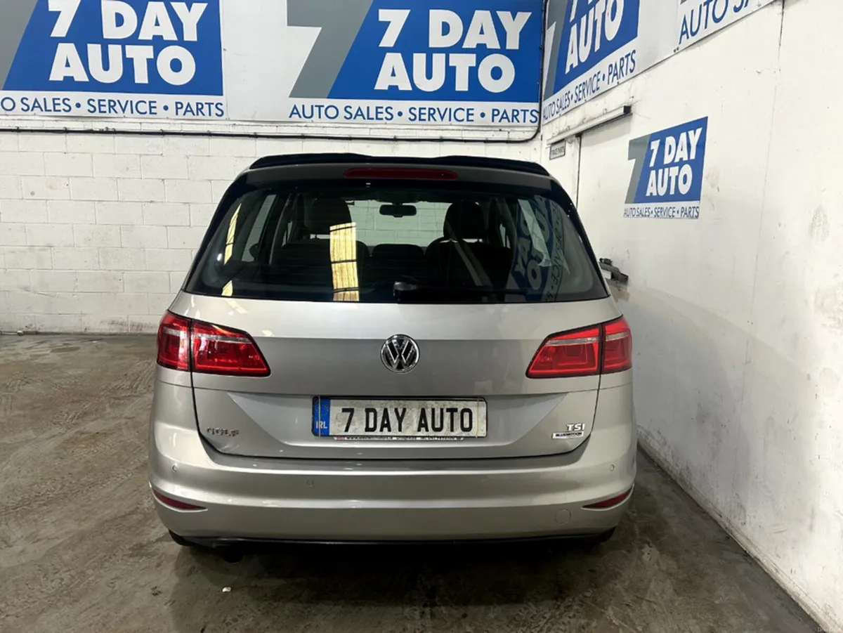 Volkswagen Golf SV CL 1.2 TSI MANUAL 6SPEED FWD 11 - Image 6