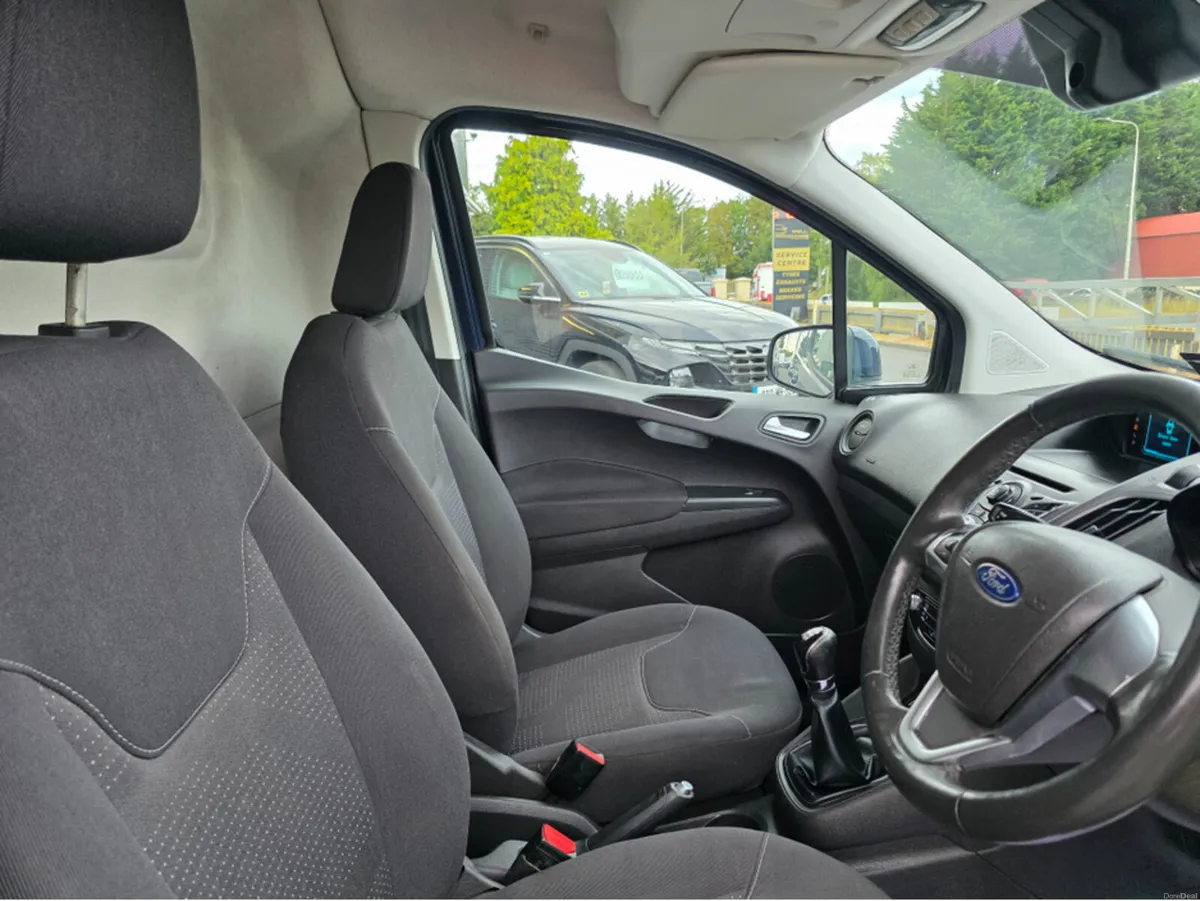 Ford Transit Courier TREND 75PS 3DR VAN - Image 5