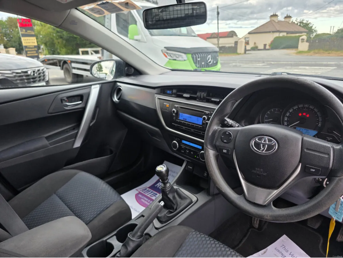 Toyota Auris 1.4 D-4D TERRA VAN 4DR - Image 4