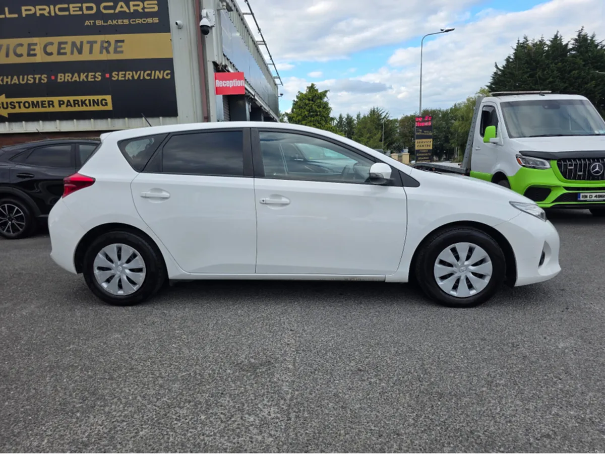 Toyota Auris 1.4 D-4D TERRA VAN 4DR - Image 6