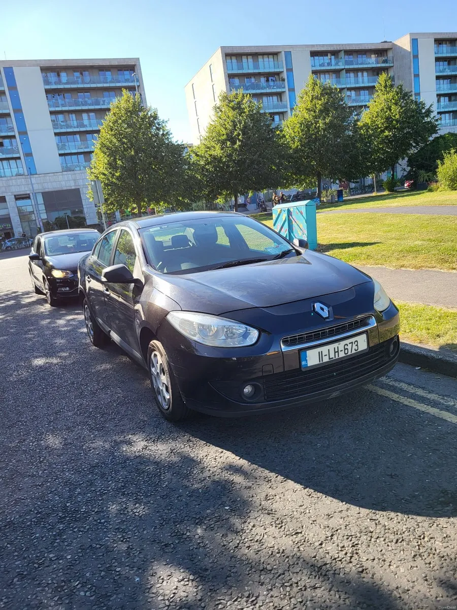 Renault Fluence 2011 - Image 2
