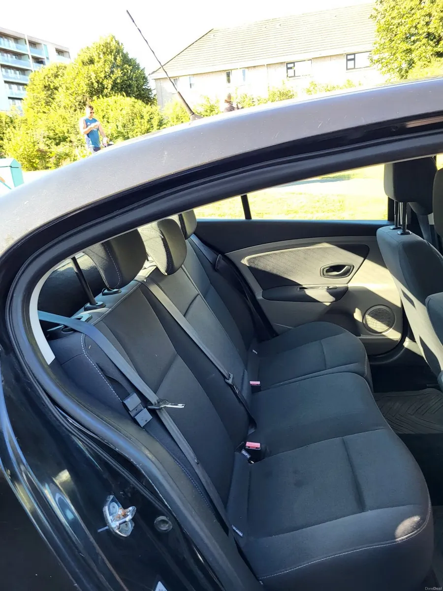 Renault Fluence 2011 - Image 3