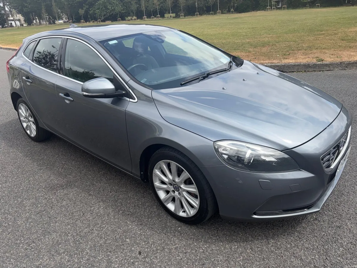 161 Volvo V40 Nct 07/27 Automatic - Image 2
