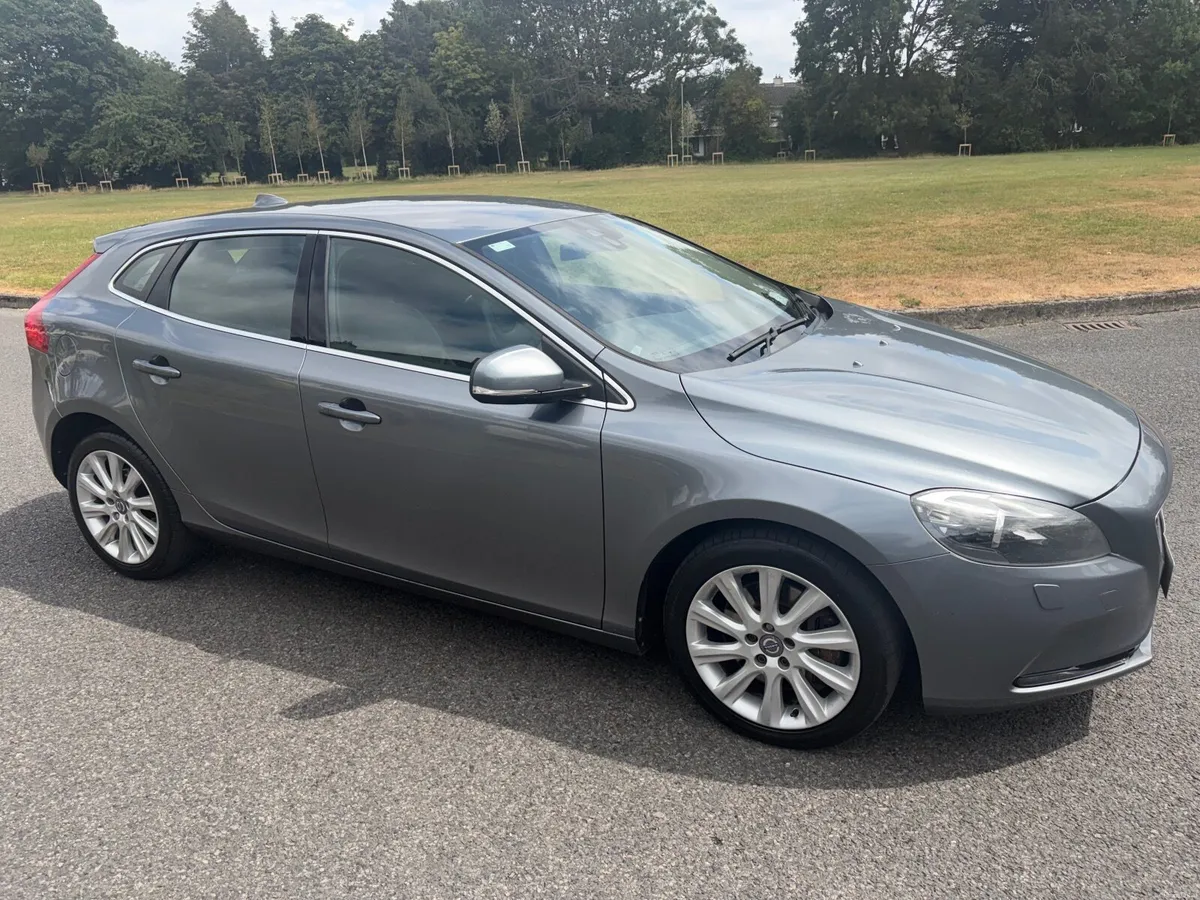 161 Volvo V40 Nct 07/27 Automatic - Image 6