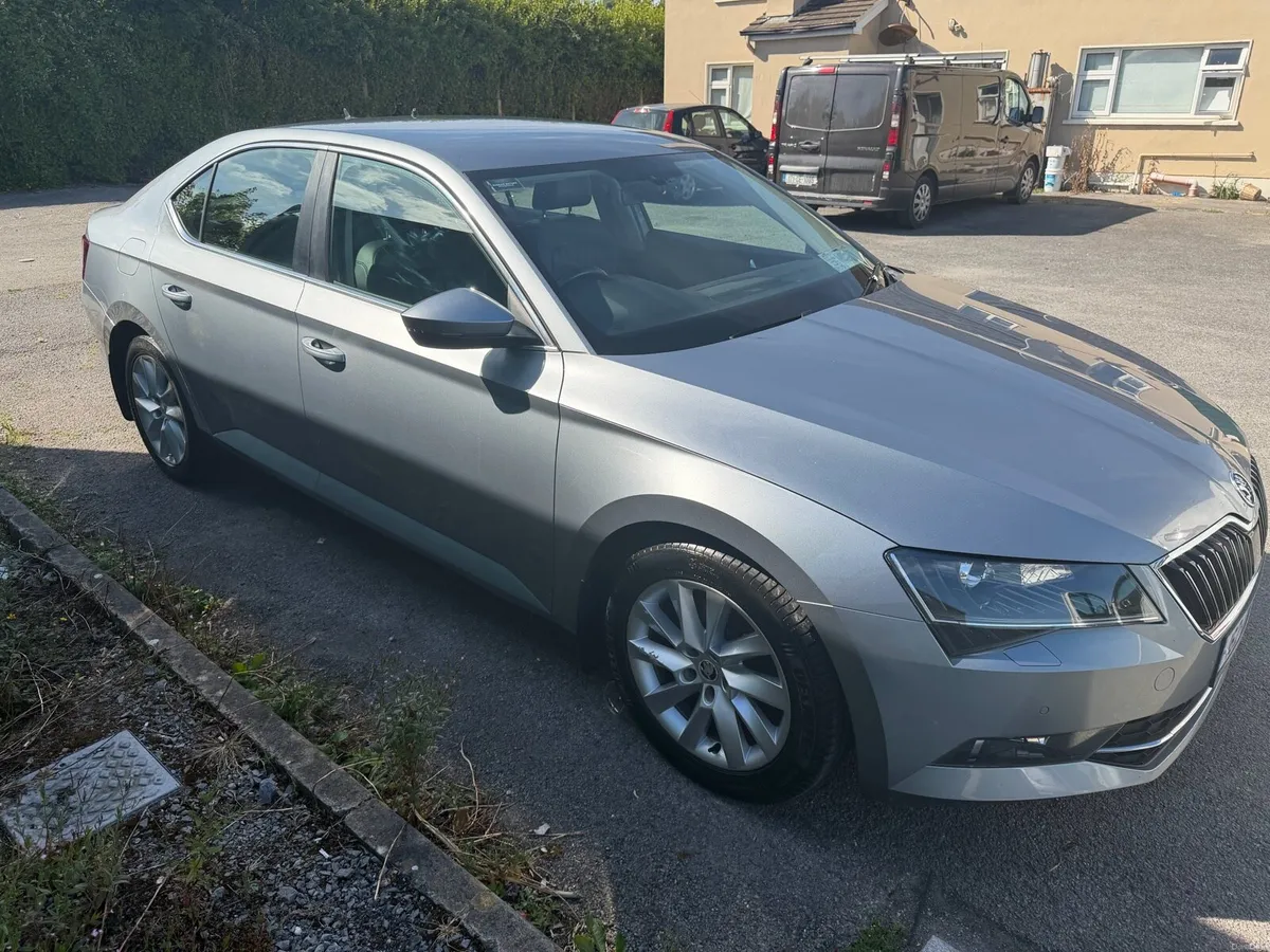 Skoda Superb - Image 1
