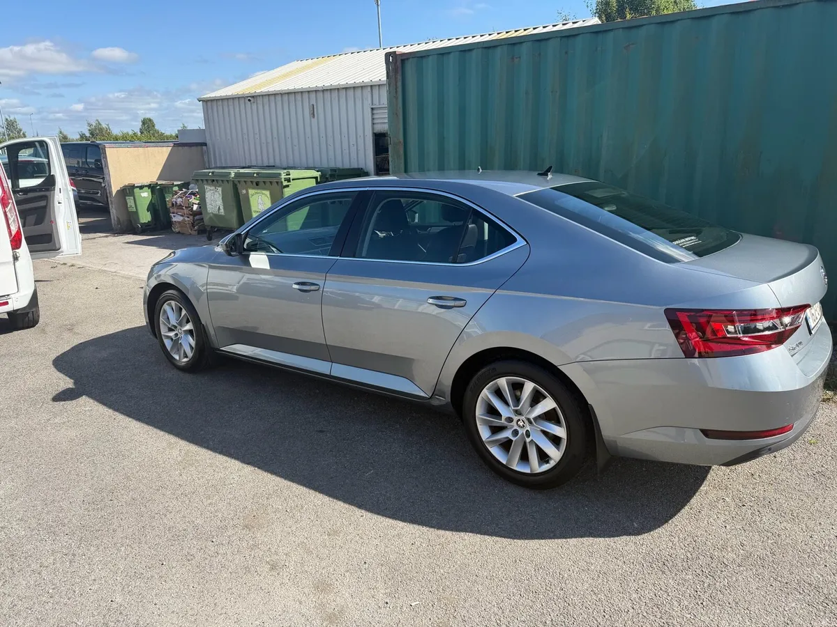 Skoda Superb - Image 4
