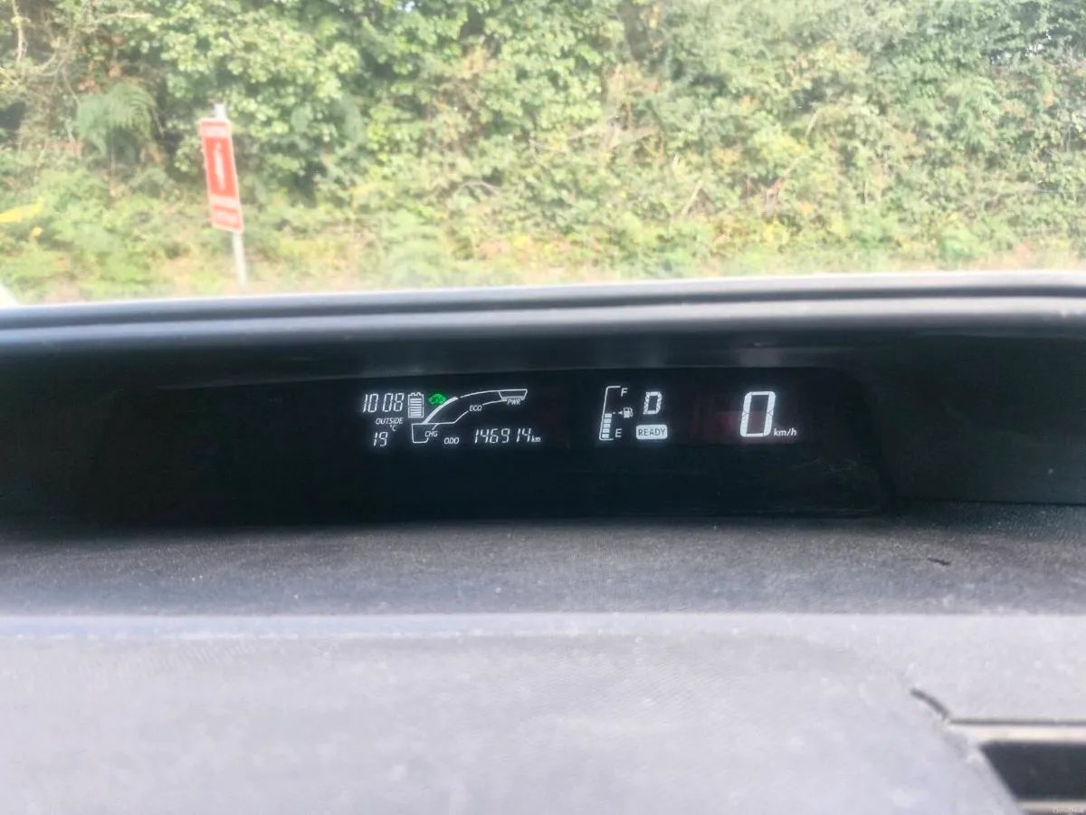Toyota Aqua hybrid - Image 4