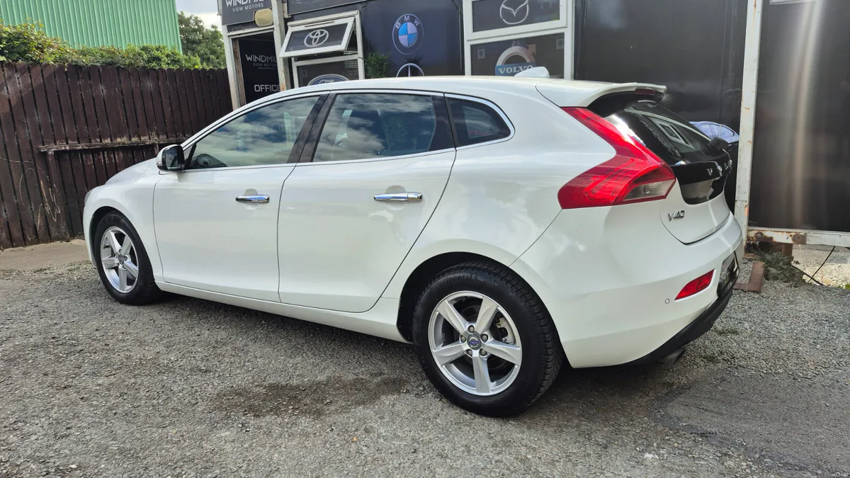 Volvo V40 2014 Automatic - Image 6