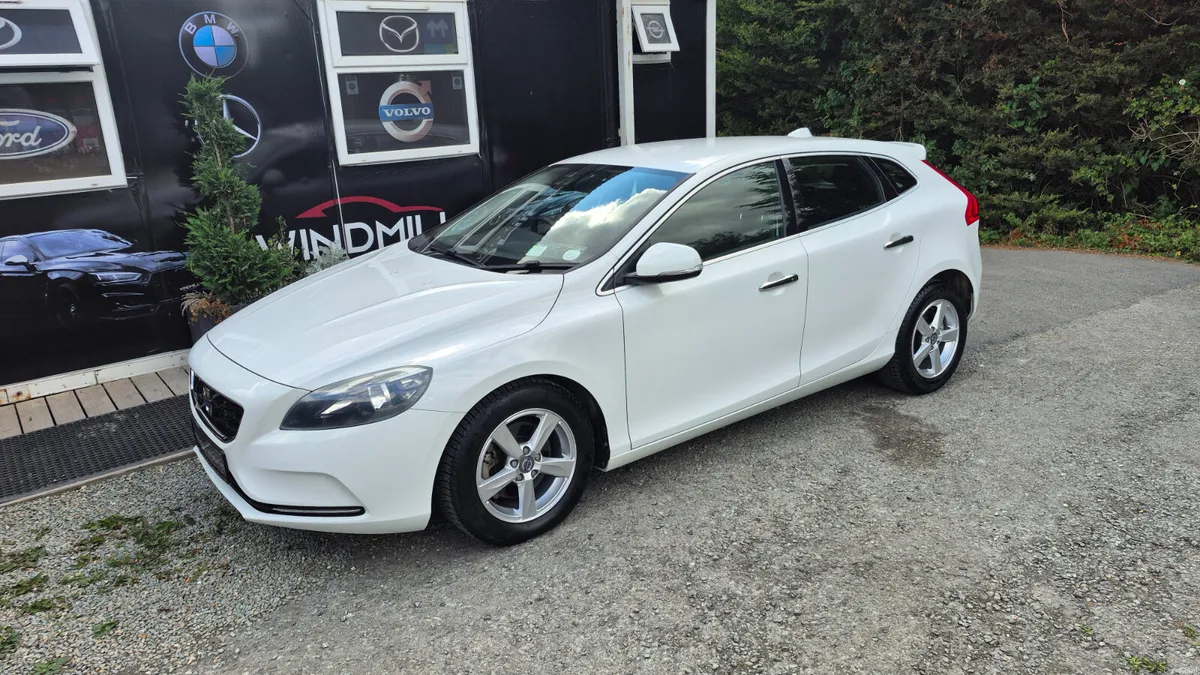 Volvo V40 2014 Automatic - Image 3