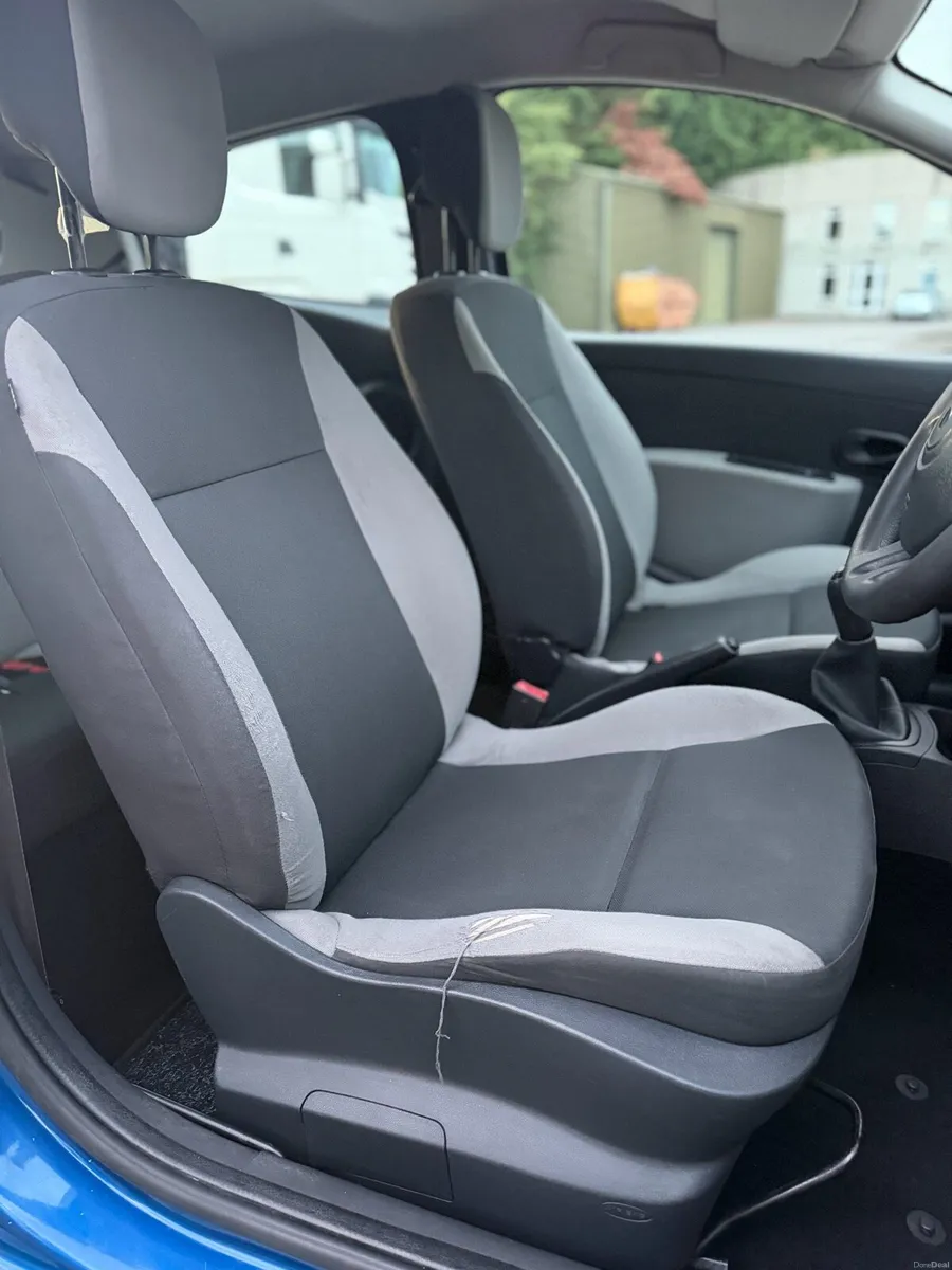 2011 Renault Clio 1.1petrol nct and tax - Image 6