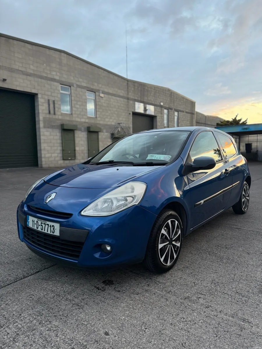 2011 Renault Clio 1.1petrol nct and tax - Image 2
