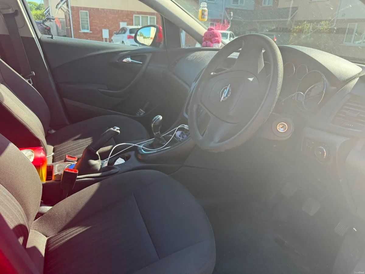 Opel Astra 2012 1.4 - Image 5