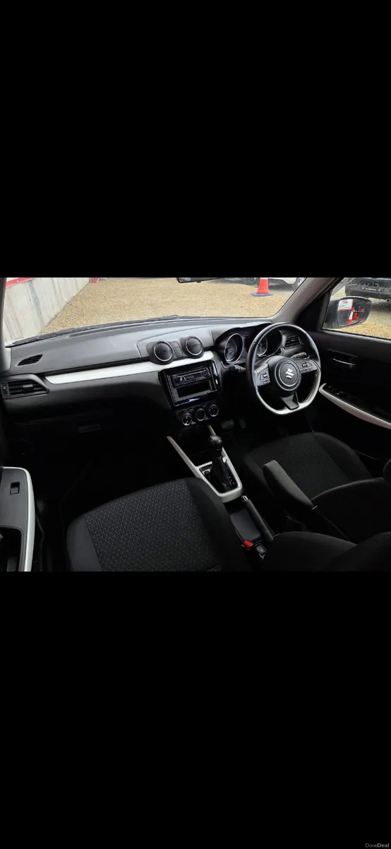 SUZUKI SWIFT HYBRID AUTO - Image 6