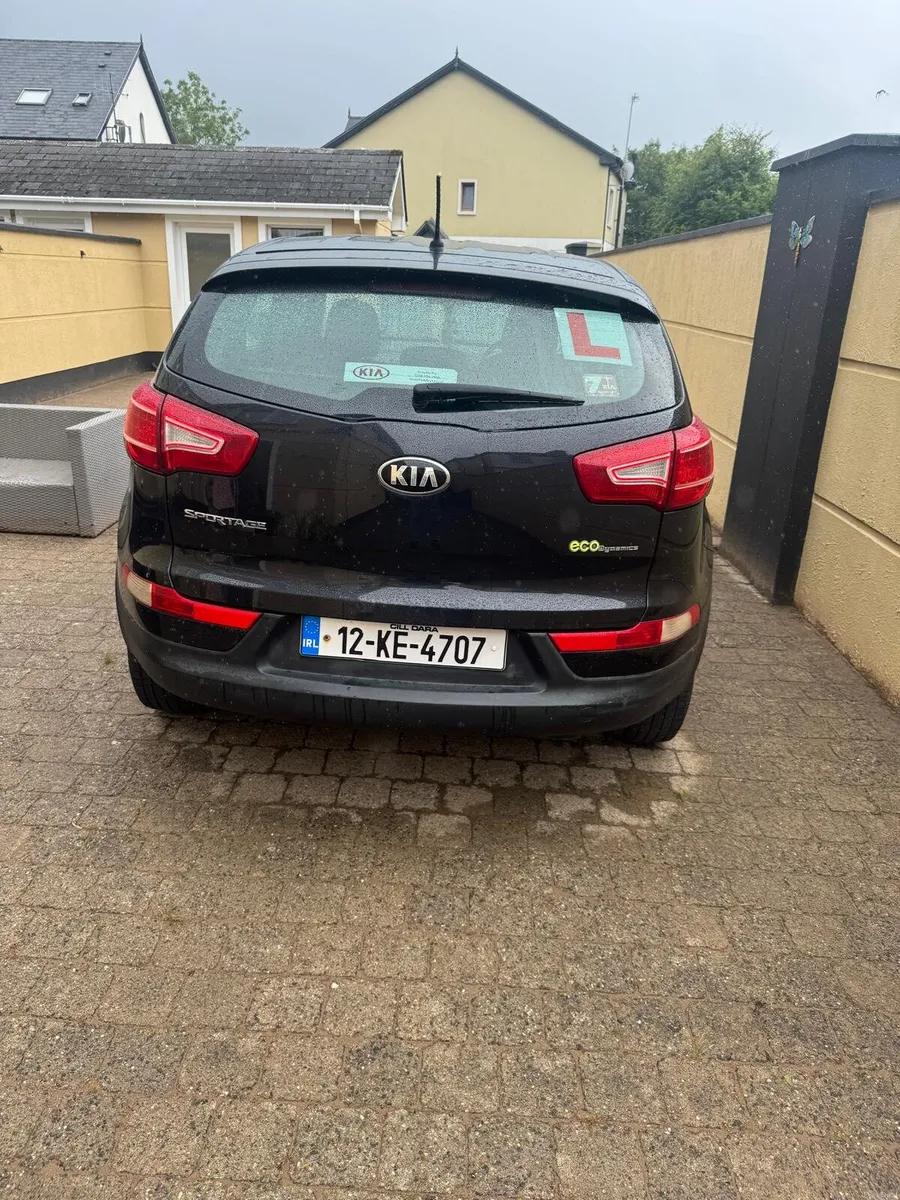 Car - Image 3