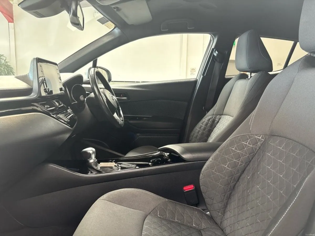 Toyota C-HR 1.8 HYBRID SPORTMONO 4DR SPORT AUTO - Image 6
