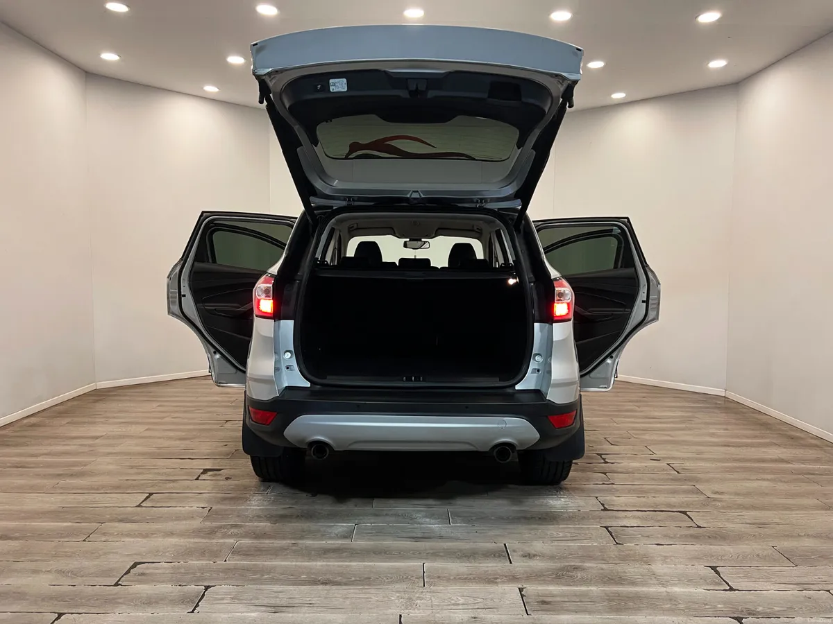 LOW MILEAGE FORD KUGA TITANIUM 1.5 TDCi 2018 - Image 5