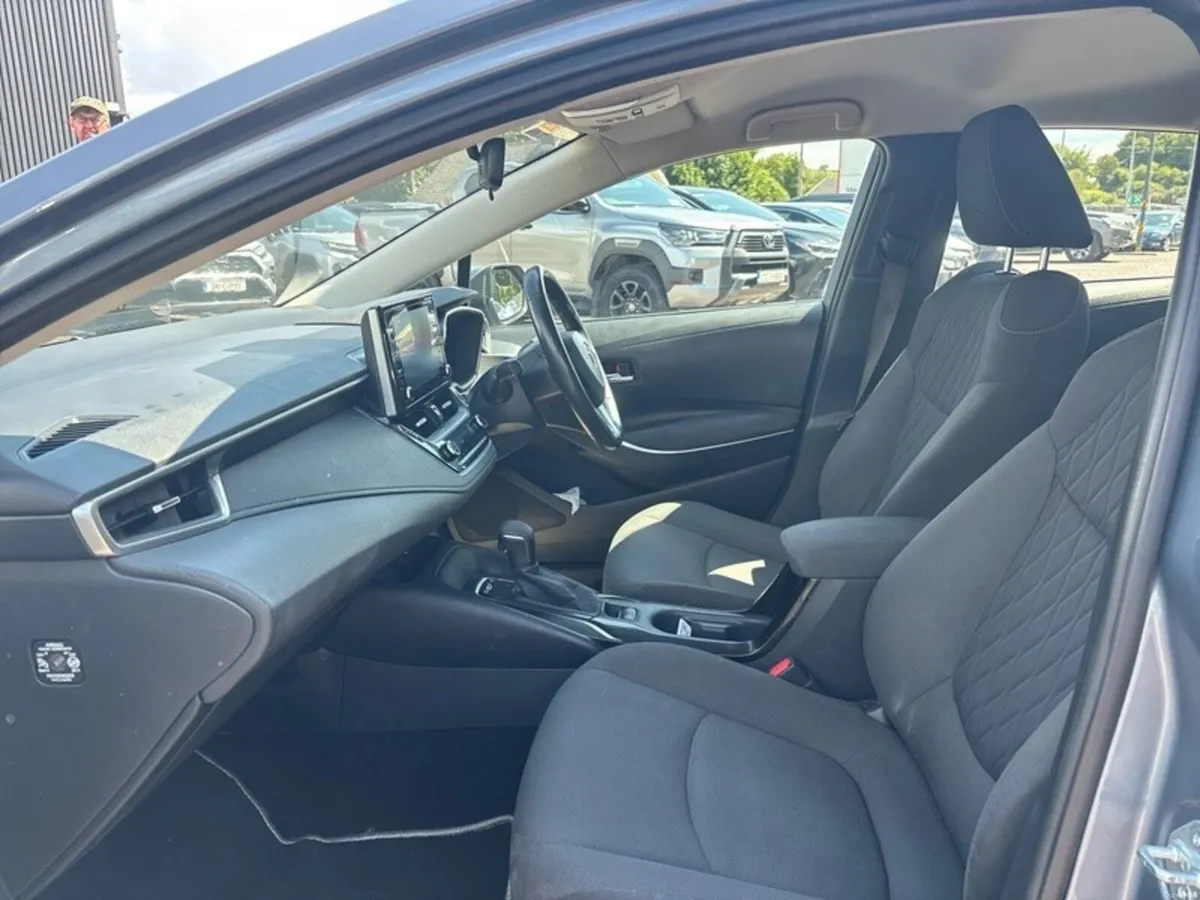 Toyota Corolla HYB LUNA SALOON 4DR AUTO - Image 6
