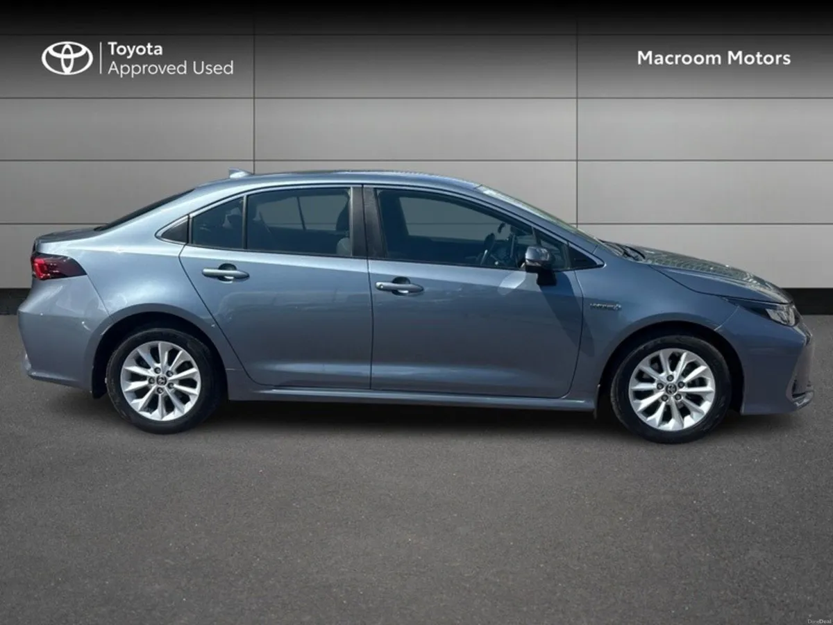 Toyota Corolla HYB LUNA SALOON 4DR AUTO - Image 3