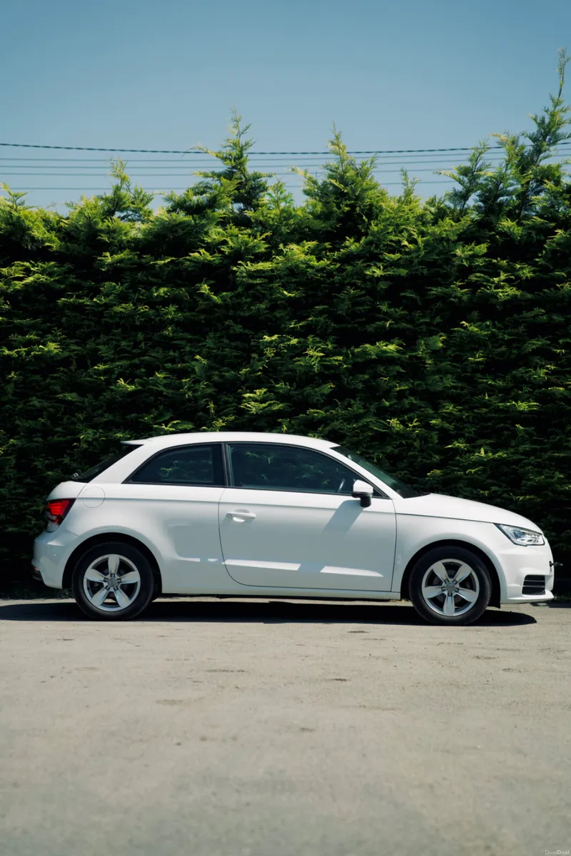 Audi A1 S-Tronic TFSI Sportback 2016 - Image 5
