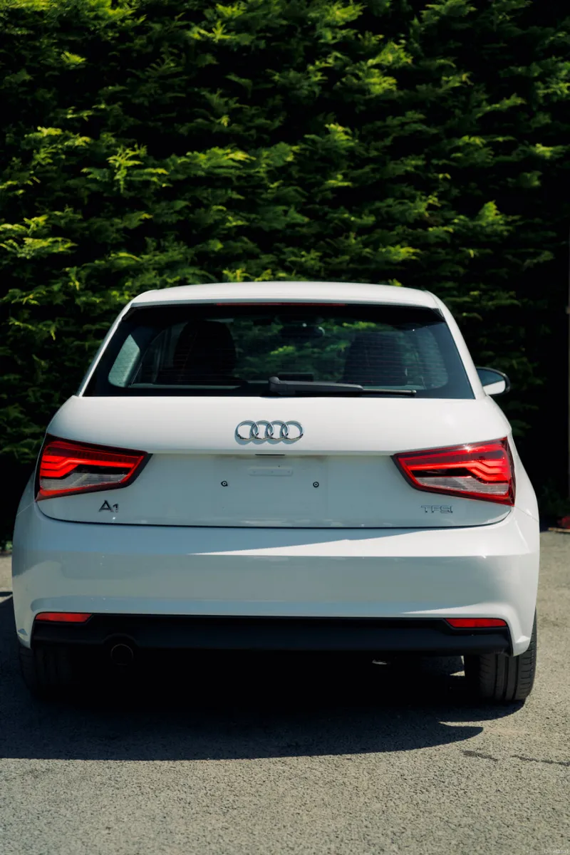 Audi A1 S-Tronic TFSI Sportback 2016 - Image 4