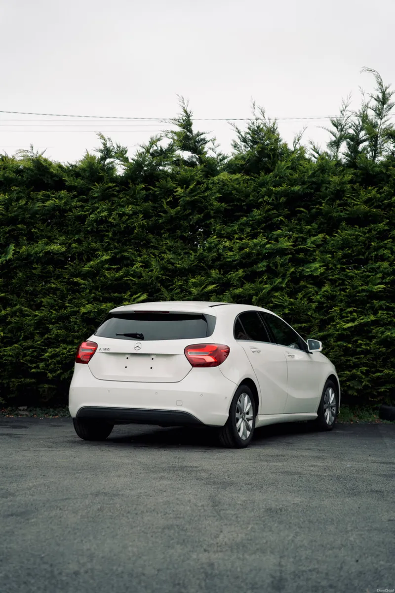 Mercedes Benz A180 2016 | Blind Spot Assist - Image 3