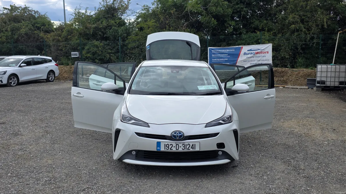 Toyota Prius 1.8L Hybrid **Leather Seats** - Image 3