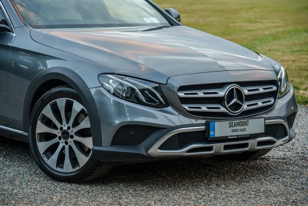 2017Mercedes-Benz E220d All Terrain 4MATIC - Image 2