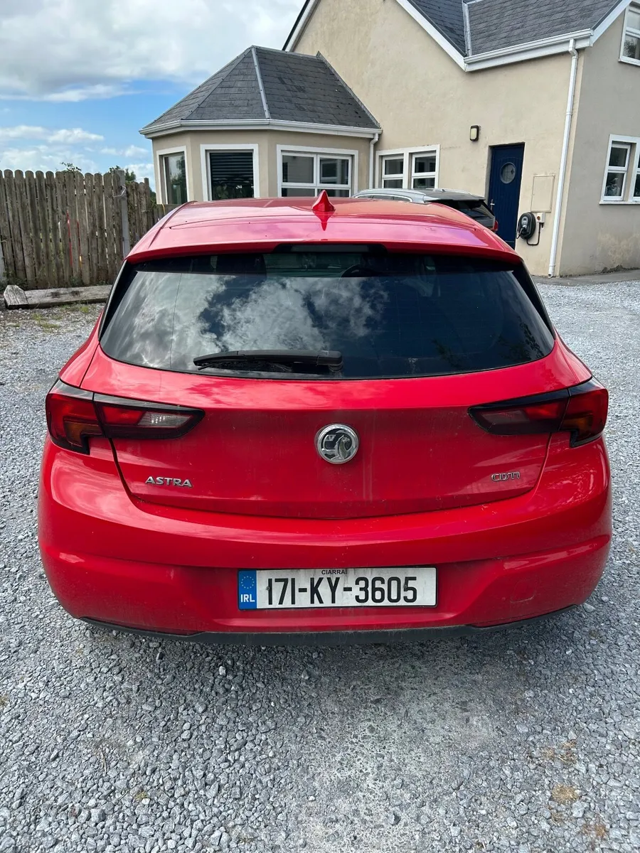 171 Vauxhall Astra GTC SRI 1.6 CDTI 5DR - Image 4