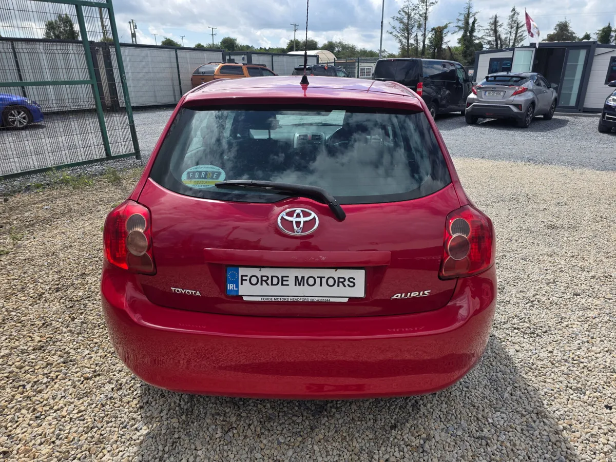 Toyota Auris 2009 - Image 5