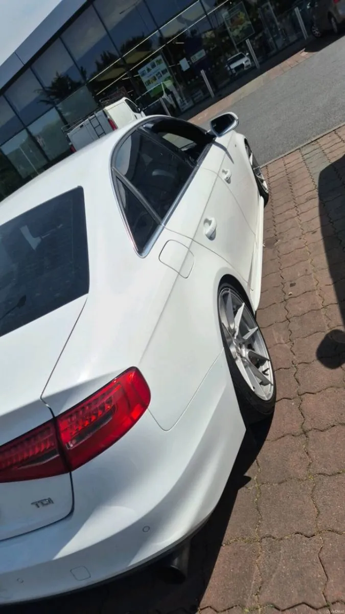 Car - Image 2