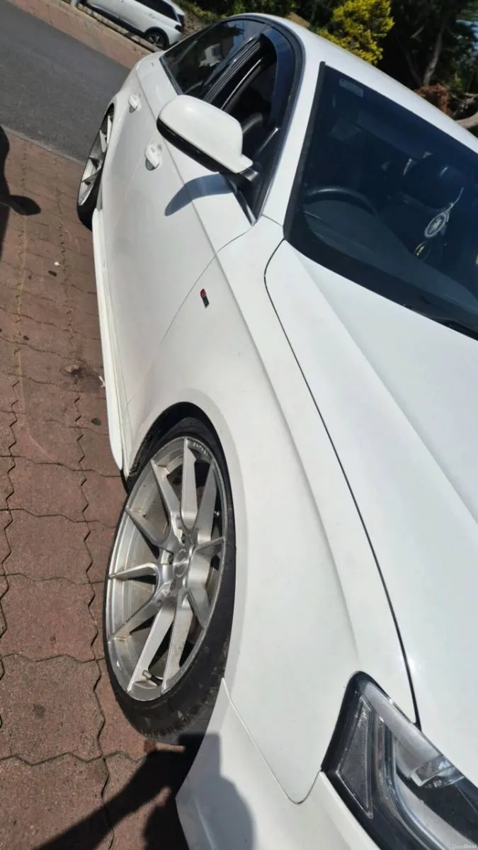 Car - Image 3