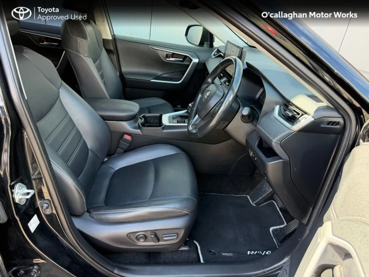 Toyota RAV4 RAV4 HYBRID SOL 4DR AUTO - Image 5