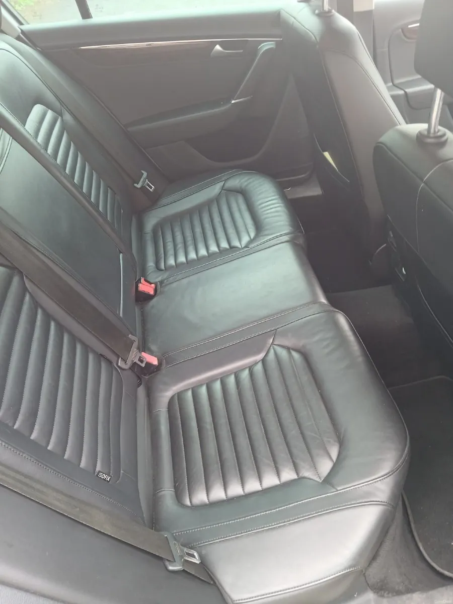 Volkswagen Passat 2014 - Image 2