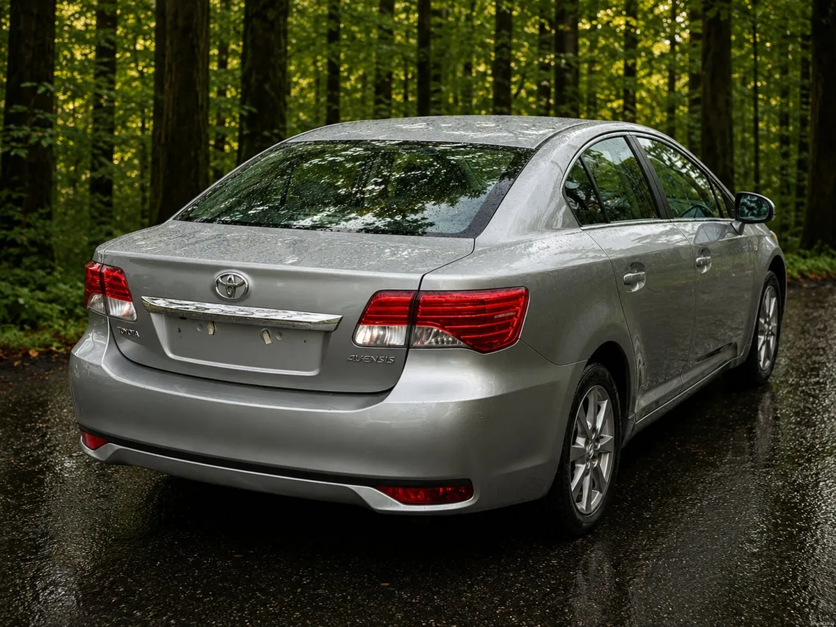 2012 TOYOTA AVENSIS 2.0 D4D STRATA = LOW MILES = - Image 3