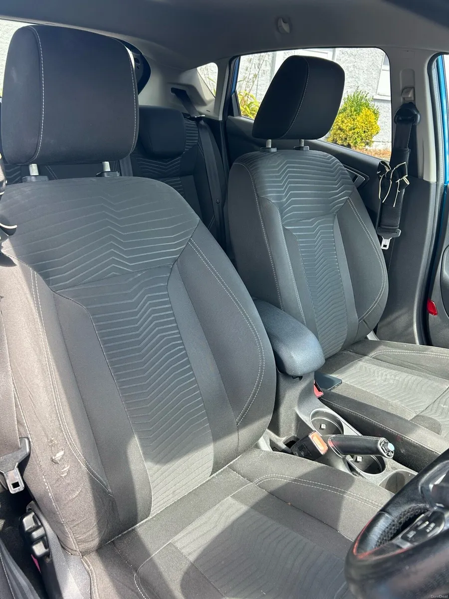 Ford fiesta - Image 6