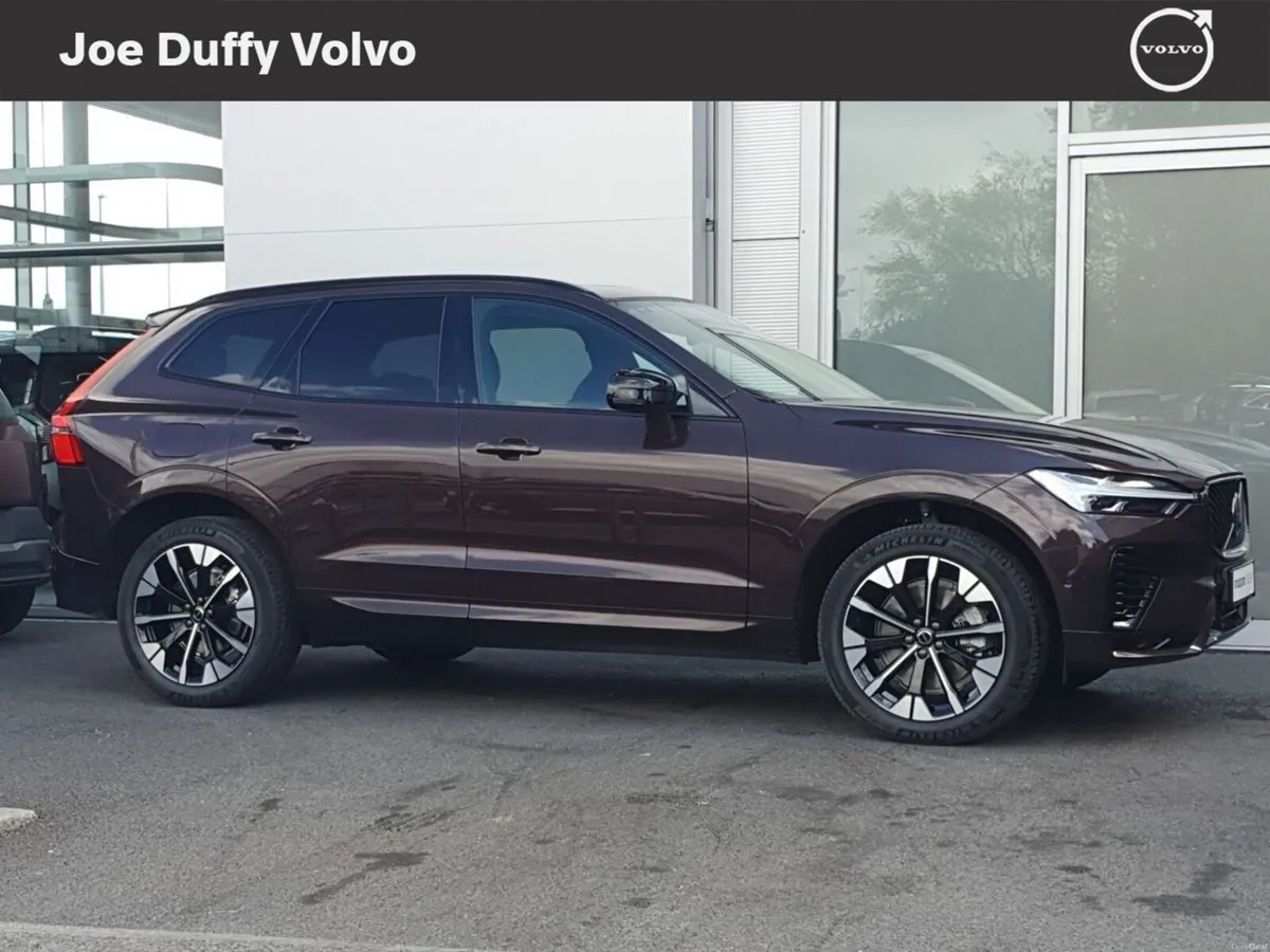 Volvo XC60 T8 PHEV AWD Plus Dark - Image 4