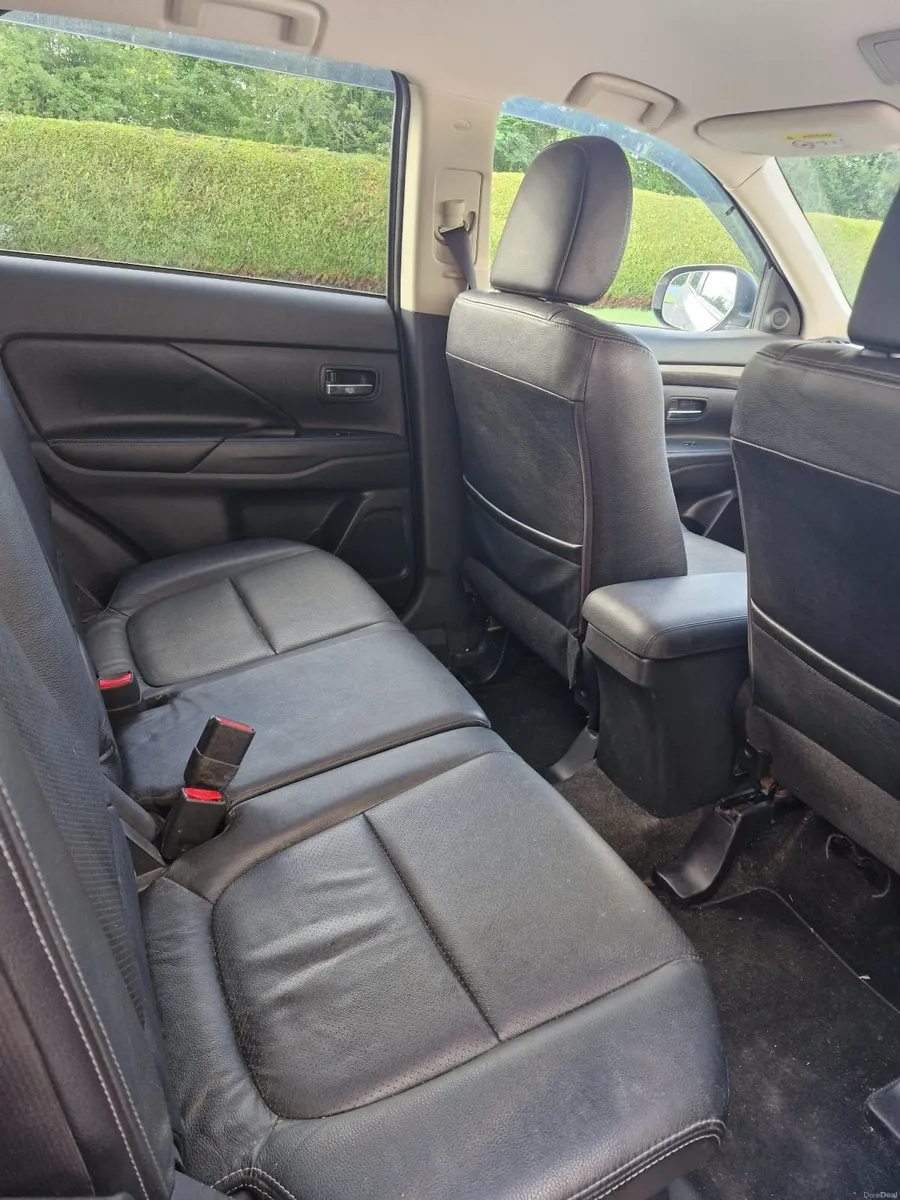 Mitsubishi Outlander ** 7 seater ** - Image 6