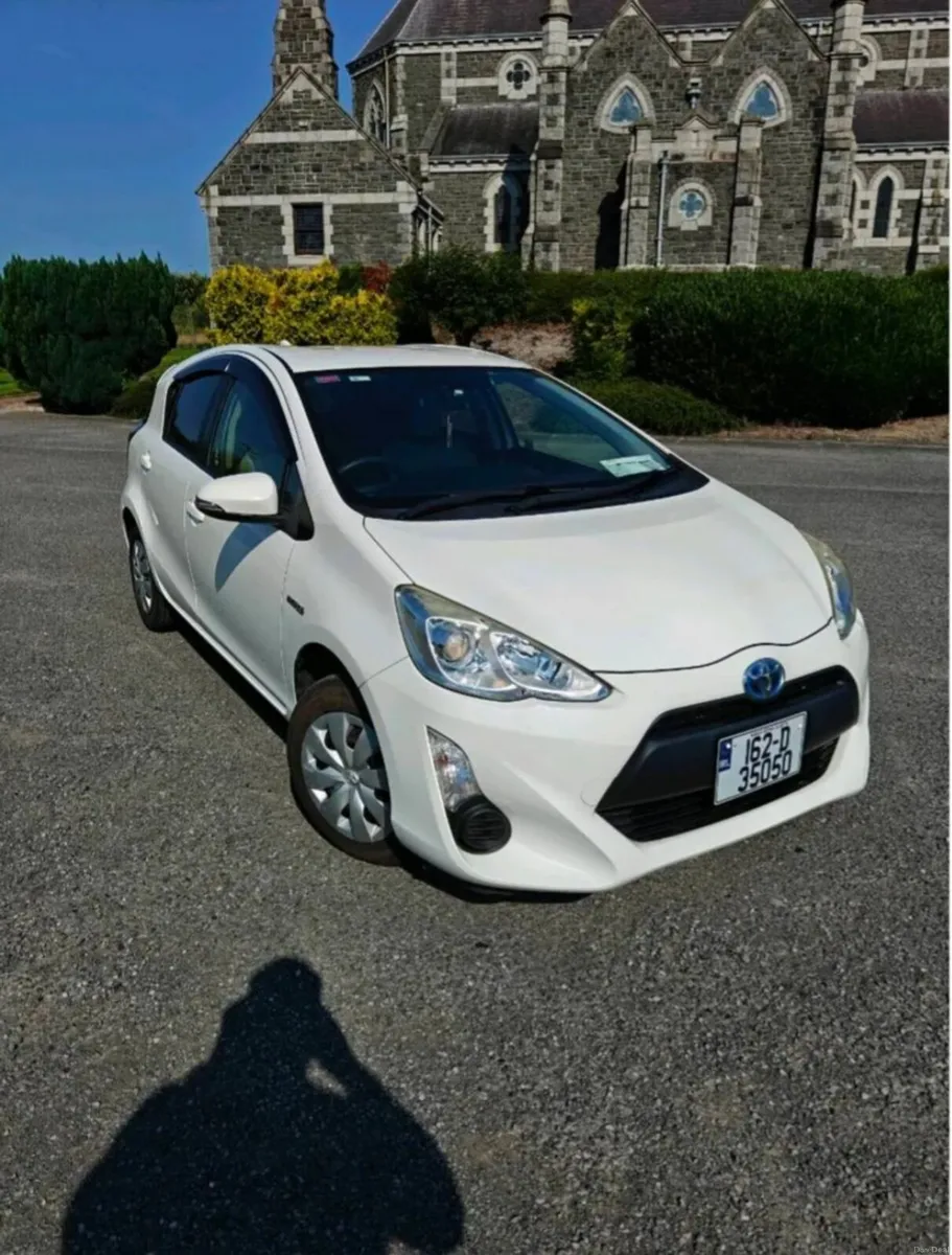 Toyota Aqua 2016 hybrid - Image 3