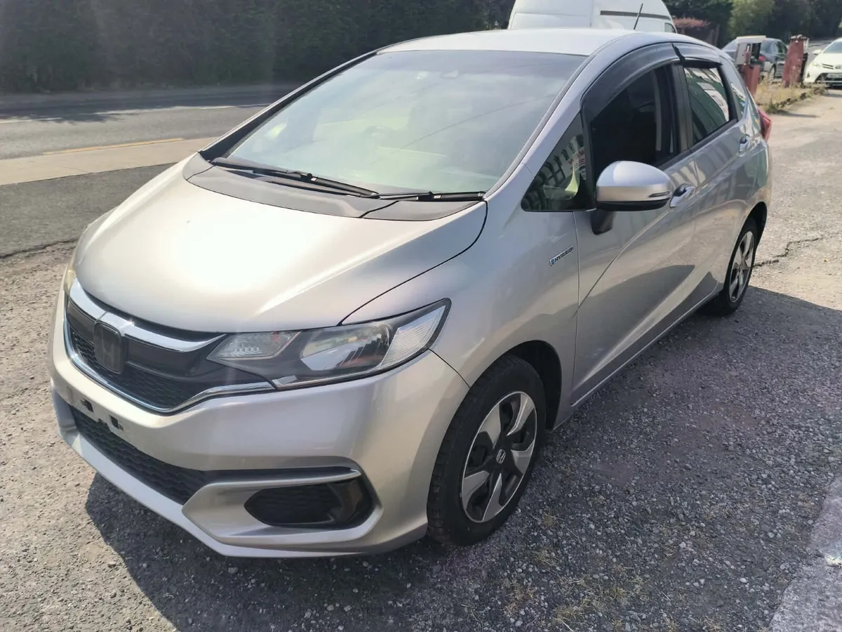 Honda Fit Petrol Hybrid 1.5 - Image 3