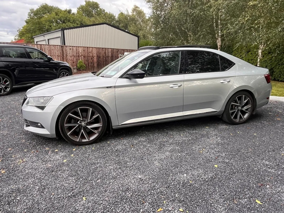 Skoda Superb 2.0TDI 150BHP SPORTLINE - Image 4